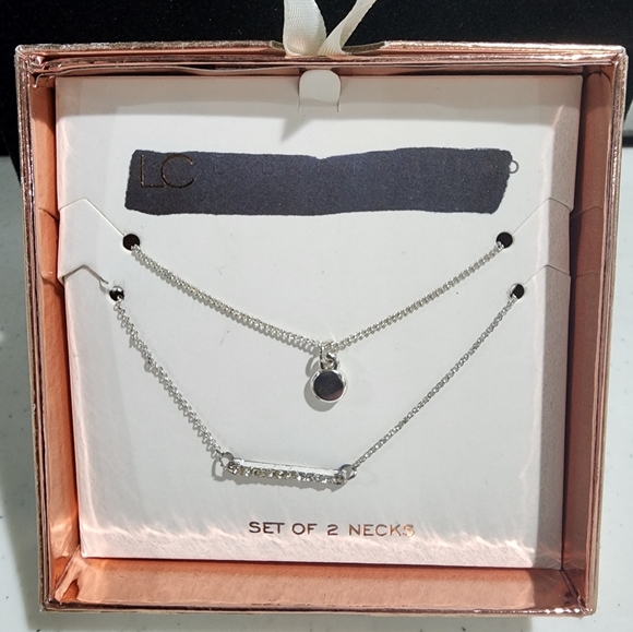 Set of 2 Necklaces - Picture 1 of 1